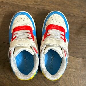 Toddler shoes - size 10